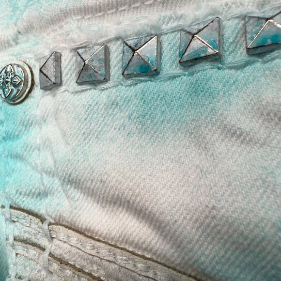 Reworked Rock Revival Liberati Denim Shorts (29) - Picture 8 of 11